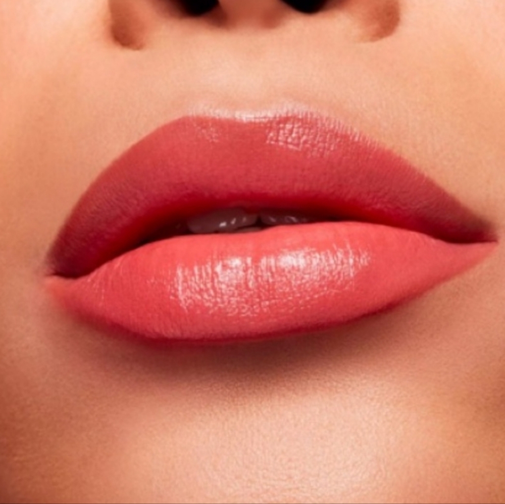 MAC Cosmetics Forever Curious Matte Lipstick Brand New in Box Authentic - Picture 6 of 9